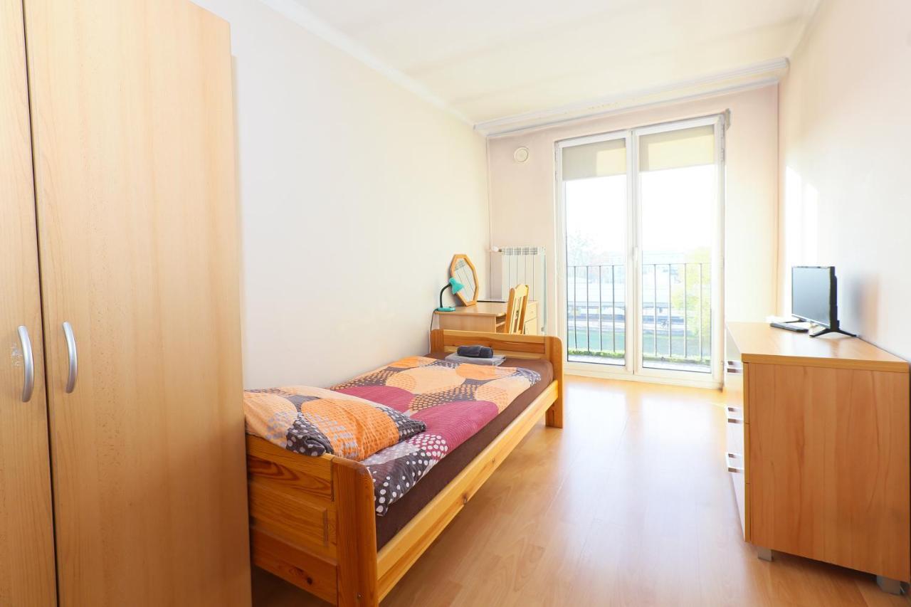 Pokoje Goscinne Czestochowa Bagian luar foto