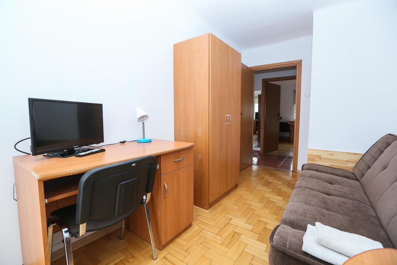 Pokoje Goscinne Czestochowa Bagian luar foto